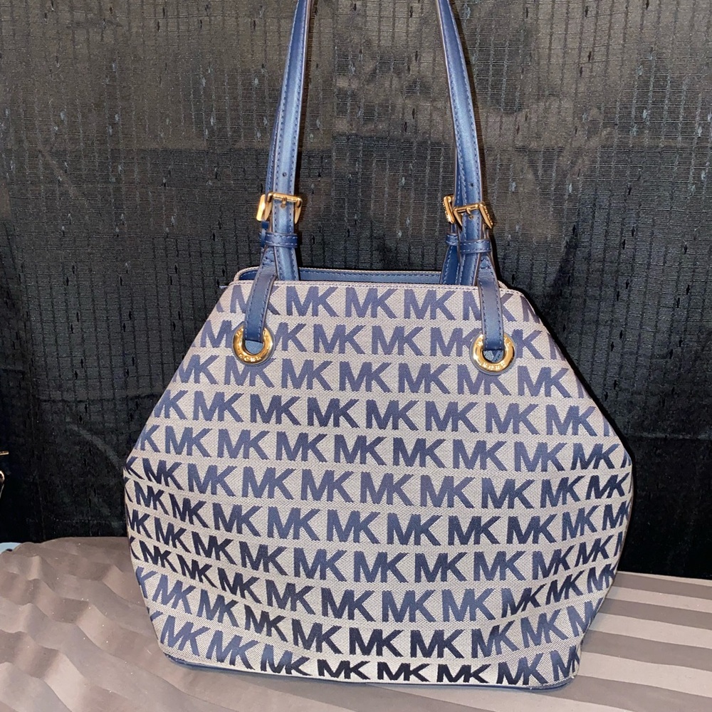 Michael Khors purse